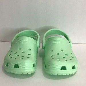 Crocs Classic men’s and Women’s Sandals size M5 size W7 green